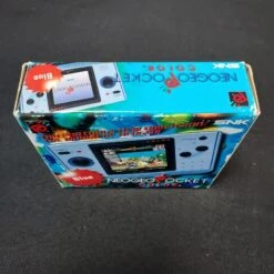 CONSOLE NEO GEO POCKET COLOR BLUE COMPLET EN BOITE -Promos Jeu Boutique console neo geo pocket color blue complet en boite 7