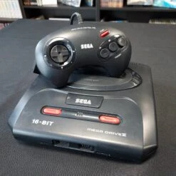 CONSOLE SEGA MEGA DRIVE 2 + MANETTE OFFICIELLE