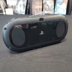 CONSOLE SONY PS VITA PCH-2004 WIFI + CARTE 8 GO + FOOTBALL MANAGER -Promos Jeu Boutique console sony ps vita pch 2004 wifi carte 8 go football manager 6